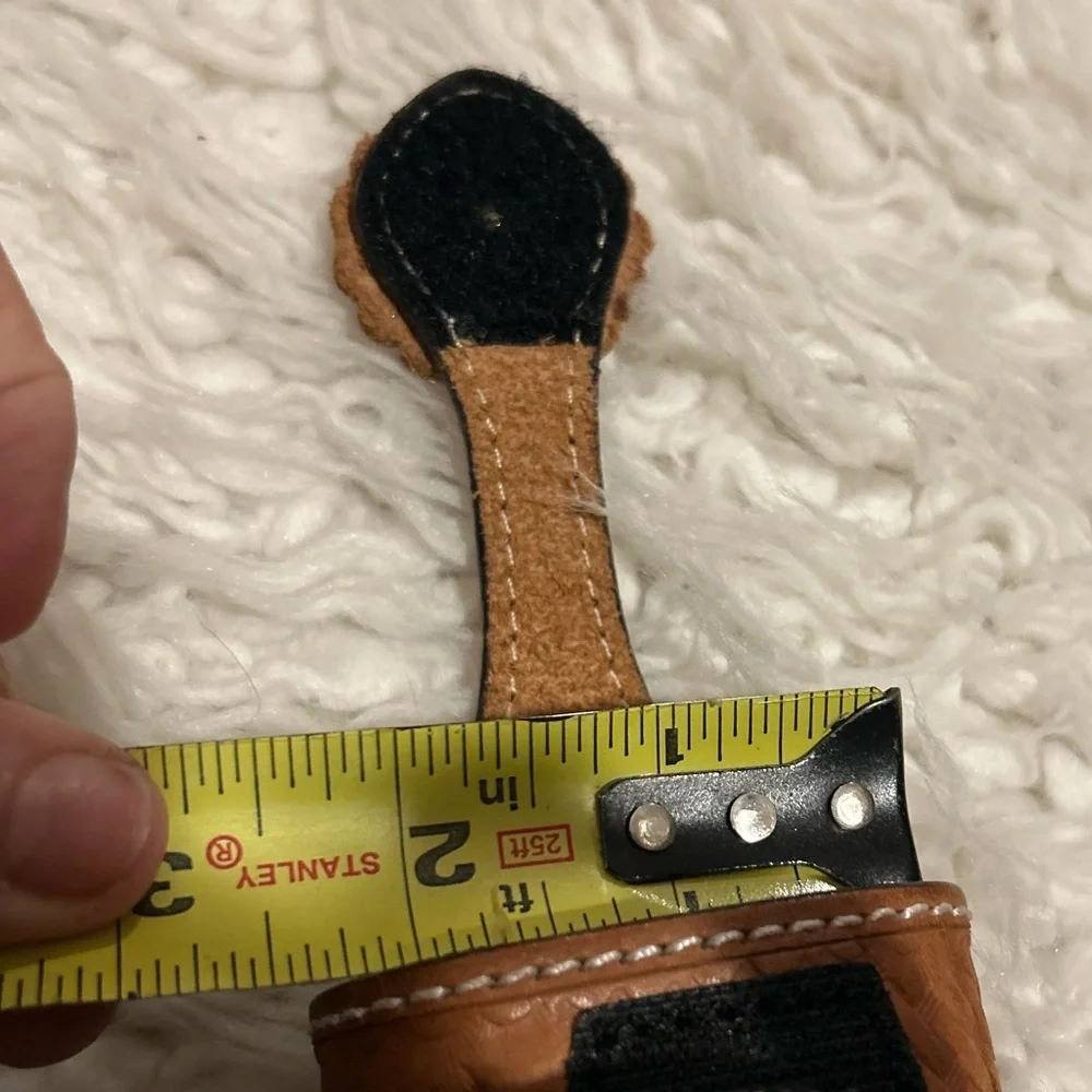 Cowboy Hand Tooled Leather Pouch Metal Belt Hook small phone